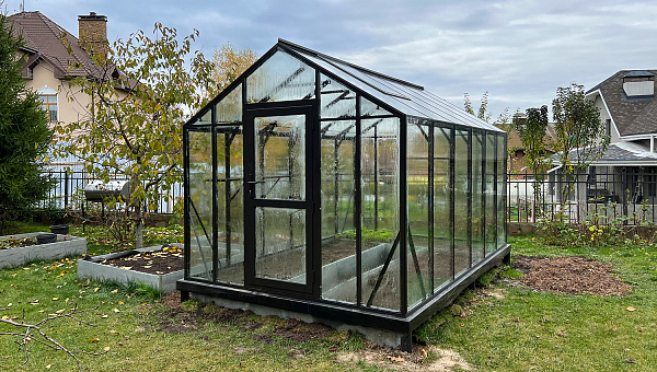 Теплица БИОНИКА Комфорт в зеленом саду